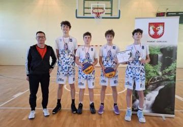 Uczniowie SP 1 Mistrzami Rejonu w koszykówce 3x3
