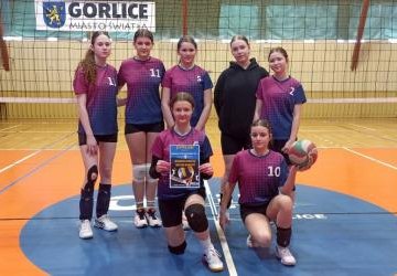 Sportowe emocje i srebro dla naszej szkoły!