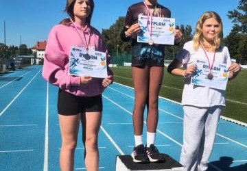 Lekkoatletyczne zmagania na stadionie OSiR w Gorlicach
