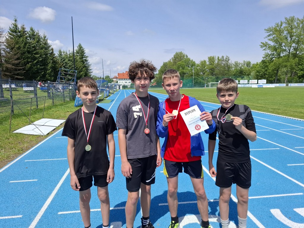 Zwycięstwo w Finale Wojewódzkim - W Festiwalu Sztafet Najlepsza JEDYNKA!!!!