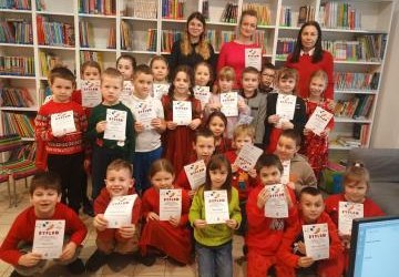 Pasowanie na czytelników w Miejskiej Bibliotece Publicznej uczniów kl. 1a i 1b