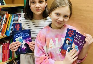 Wielkanocna zabawa czytelnicza w bibliotece szkolnej