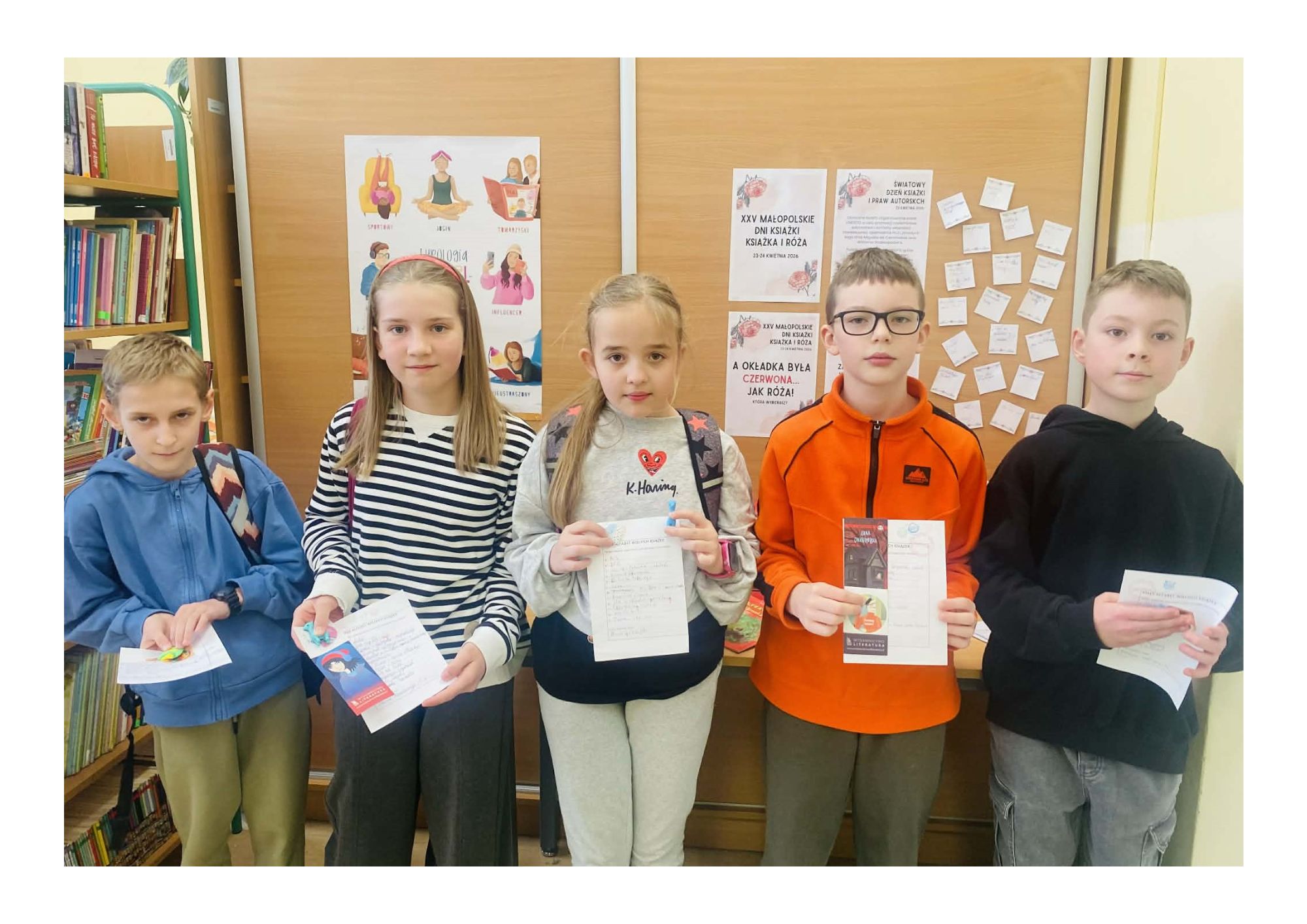 Małopolskie Dni Książki — Książka i Róża oraz Światowy Dzień Książki i Praw Autorskich w bibliotece szkolnej