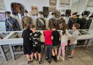 Wycieczka trzecioklasistów do Izby Pamięci „Gorlice 1915”