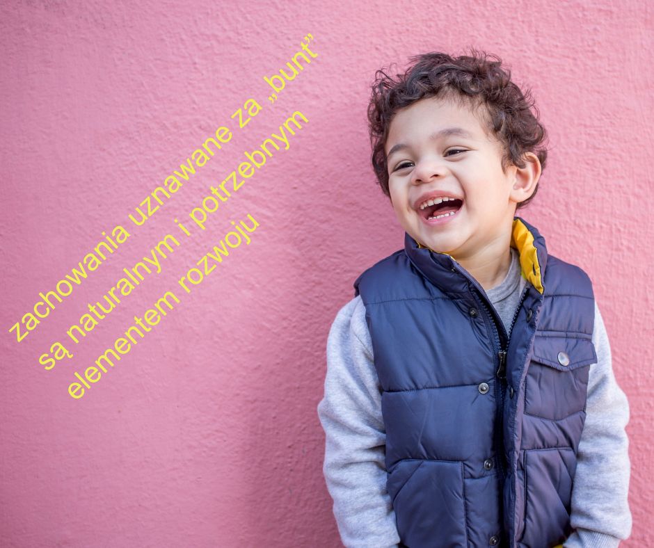 „Bunt dwulatka / trzylatka / ośmiolatka” i inne mity. Co naprawdę dzieje się w rozwoju dziecka?